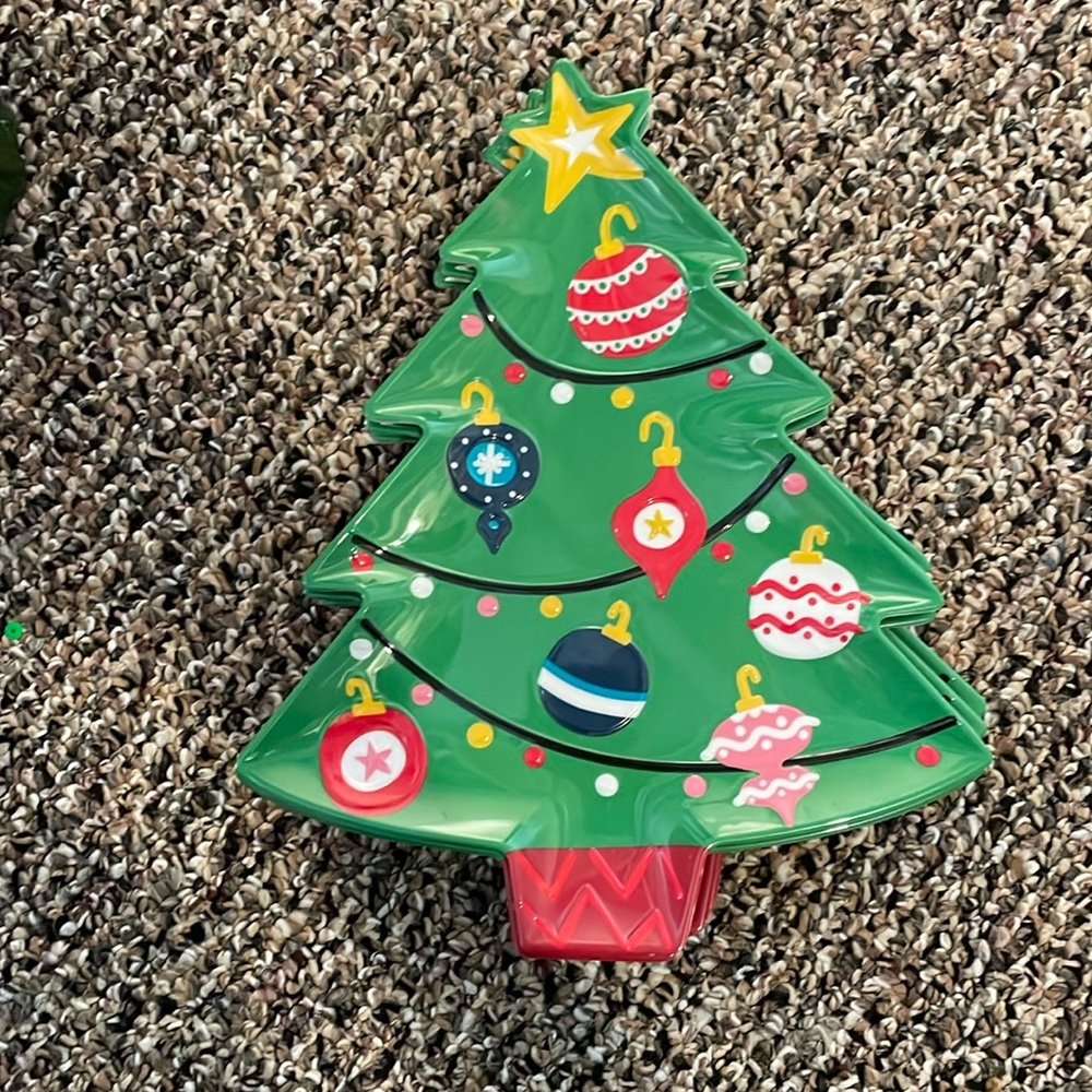 Wondershop christmas kid plates